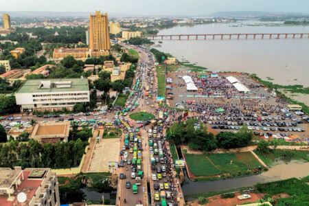Mali – Dissolution des partis politiques : une première audience boudée par l’État malien